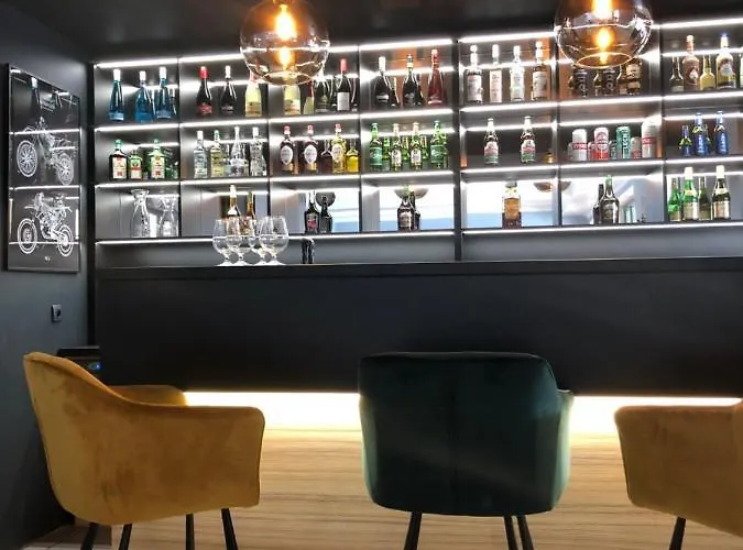 Avila Park & Nocleg ze śniadaniem 3*