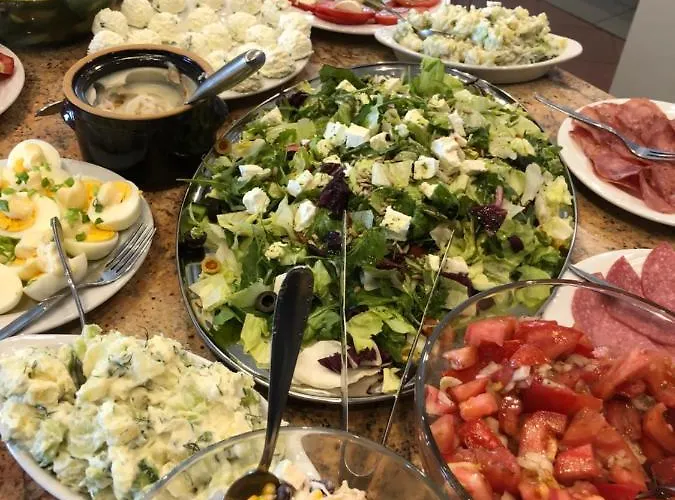 Avila Park & Nocleg ze śniadaniem 3*