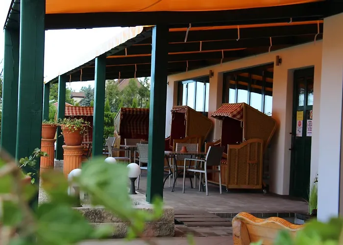 Avila Park & Nocleg ze śniadaniem 3*